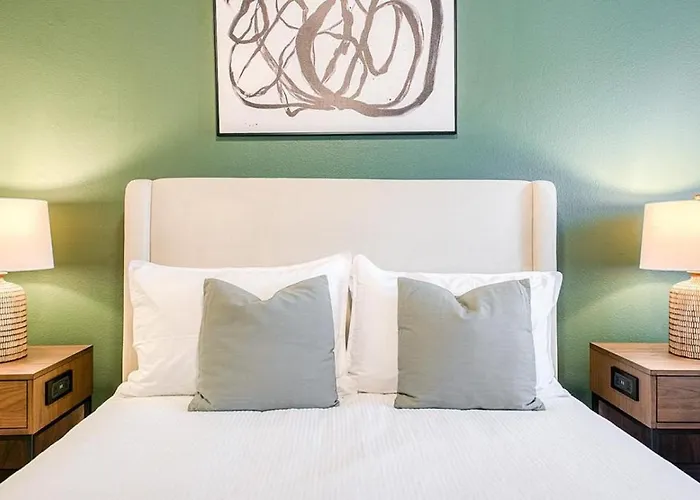 Apartment Landing - Modern With Amazing Amenities *