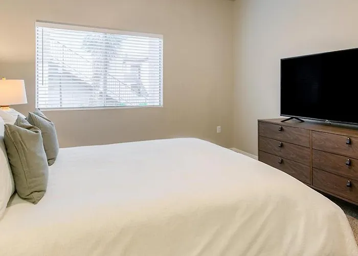 Landing - Modern With Amazing Amenities Phoenix