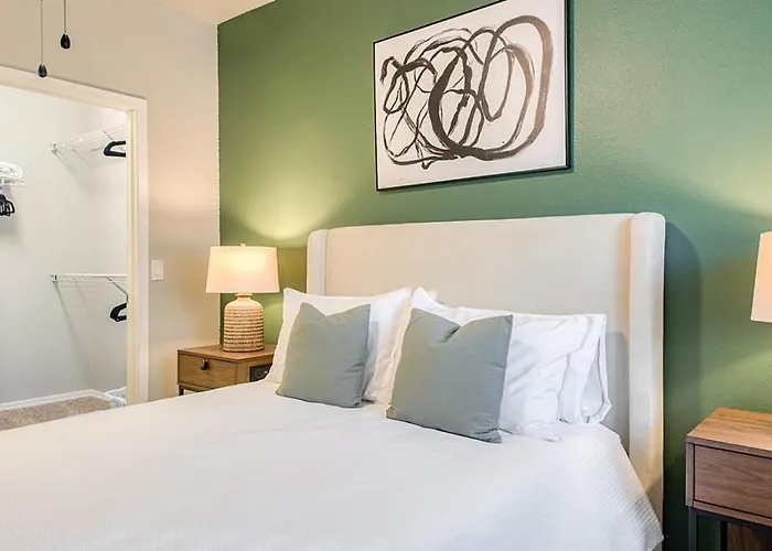 Landing - Modern With Amazing Amenities Phoenix